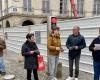 In Vannes, the RN 56 distributes leaflets to denounce the closure of Michelin