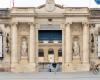 The prefect calls Pierre Hurmic to order for his banner on the facade of Bordeaux town hall