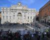 a footbridge inaugurated above the Trevi Fountain in Rome