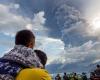 Indonesia: Impressive column of ashes after a volcanic eruption