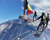 Thanks to them, the Atomium shines brightly: immersion among rope access technicians, a risky profession