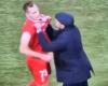 the totally crazy reaction of a Serie C coach to the expulsion of his striker