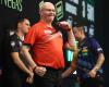 Mickey Mansell qualifies from group at Grand Slam of Darts as Josh Rock keeps hopes alive ahead of Stephen Bunting showdown