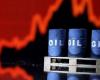 Oil declines before OPEC and IEA reports