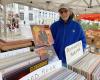 Young people love his records at the book market in Orléans