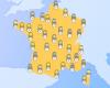 the weather in France predicts thunderstorm alerts, heavy rain and snowfall today