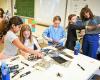 In Plougasnou, students make a sea monster for the Bay of Books festival [En images]