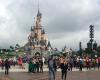 Disneyland Paris charges for tickets to the parade: “The magic is crumbling day by day”