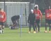 encouragement, exchanges with the players… in the footsteps of Jorge Sampaoli during his first training sessions