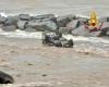 Climate: Flood waters drag cars into sea near Catania – TopNews