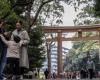 Property damage: American tourist carves letters on doors of Japanese shrine