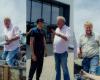 Jeremy Clarkson comes to Alpine to offer beers to Enstone employees