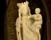 The symbolic statue of Notre-Dame returns to the cathedral