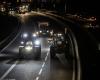 around fifteen tractors block the N118 in Ile-de-France