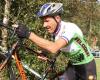 A VC Chaumontais rider highlighted by cycling fans