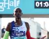 Victim of a theft, athletics legend Mo Farah catches up with his thieves and… gets his phone back