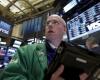 World stock markets in the red, fears of tensions over Ukraine