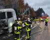 Doubs. A heavy goods vehicle carrying burning wood on the RN 57 in Étalans