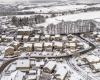 UK weather: New snow and ice alerts issued as forecasters warn of more travel disruption | UK News