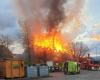 Fire John’s small farm Kallnach: Building is on fire