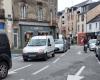 How to cycle on rue Hoche in Vannes?