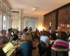 at the associative café Le Cercle de l’orme, “everyone contributes”