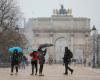 Parisians wrap up as winter arrives in French capital