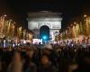 Images of Christmas lights on the Champs-Élysées