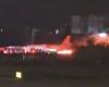 VIDEO. Engine catches fire on landing: spectacular images of the evacuation of a burning Russian plane