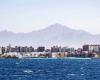 Shipwreck in the Red Sea: the boat faced with strong waves