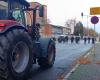 “It’s a blow in the back”, the procession of farmers towards the European Parliament blocked by hundreds of CRS