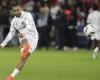 Dimitri Payet defends Didier Deschamps