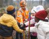 Haute-Savoie. In Poisy, 800 trees planted by 145 students and the Colas group