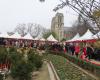 in Paris, the Notre-Dame Christmas market is riding on the reopening of the cathedral