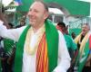 The coach of the Comoros football team returns for a first assessment and crowd baths