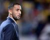 Mehdi Benatia on the heels of an Auxerre midfielder?