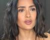 Salma Hayek reveals herself sexy in an exclusive photo shoot!