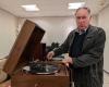 VIDEO. In Calvados, Jean collects and restores old record players