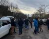 Around fifty taxi drivers carry out a snail operation in the streets of Dijon