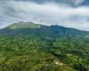 the impressive explosion of the Kanlaon volcano in the Philippines