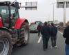 Pas-de-Calais farmers block the A16 motorway