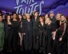 Muriel Robin and her wife Anne Le Nen surrounded by Nolwenn Leroy, Catherine Ringer and her daughter Simone… for an important evening