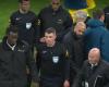 red card, managers at the edge of the pitch, referee escorted… very tense end to the match at the Vélodrome