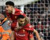 Liverpool snatches a draw at ten against eleven, Arsenal stalls against Everton