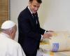 Emmanuel Macron offers Pope Francis a book on the restoration of Notre Dame, a week after its reopening