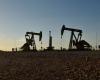 Oil retreats from highest level in weeks, investors eye Fed rate cuts