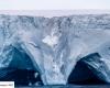 Here we go again: The largest iceberg in the world is moving again in the ocean