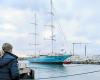 In Concarneau, the cargo sailboat Anemos returns to the port for a technical stopover