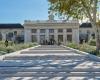 With the new central station square, Avignon stages its entrance to the city