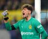 An XXL offer for this Dortmund goalkeeper?